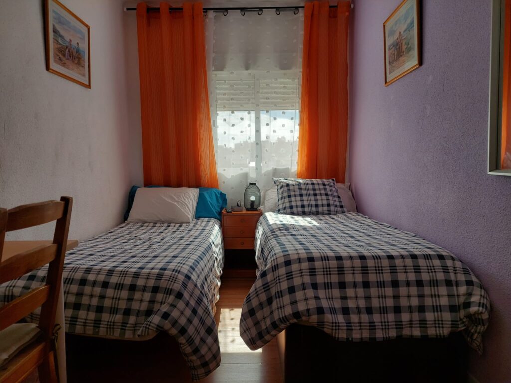 Habitacion morada 3